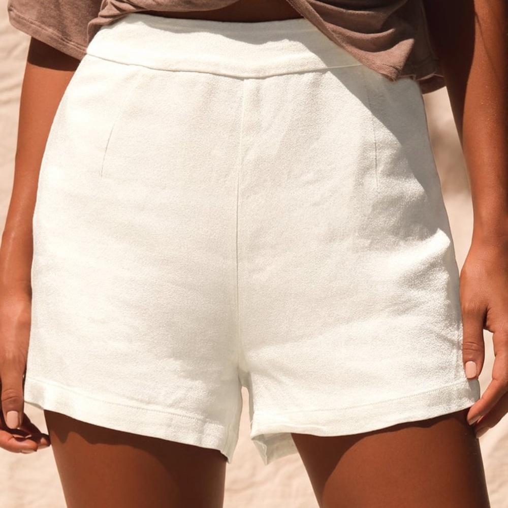 Lulu’s off-white Satin Shorts